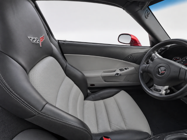 Used 2008 Chevrolet Corvette Coupe w/ Preferred Equipment Group RWD image 14