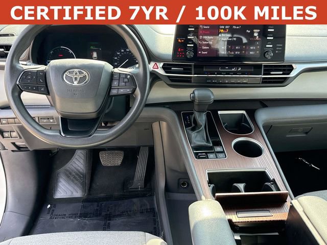Used 2024 Toyota Sienna LE image 19