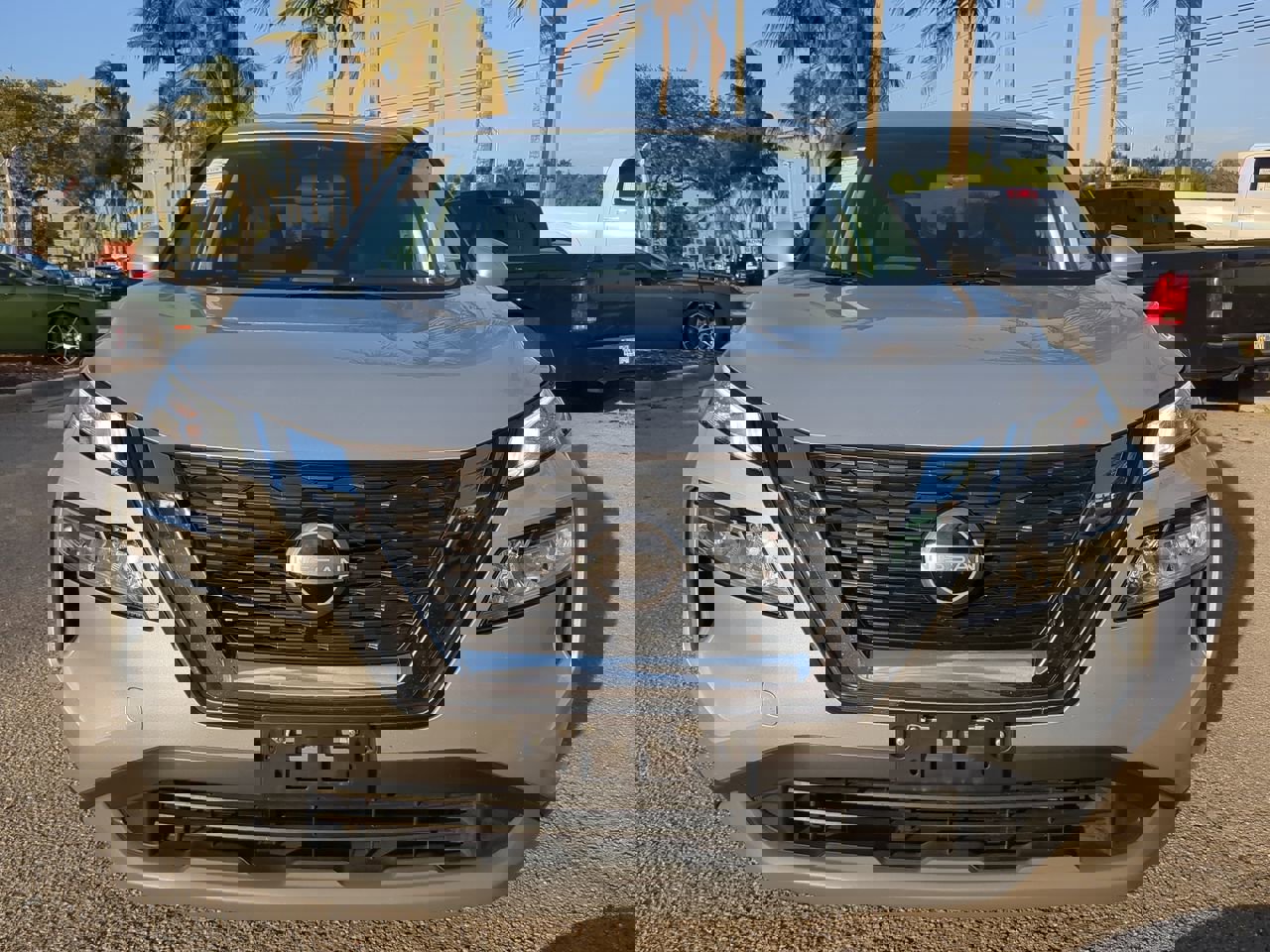 Used 2023 Nissan Rogue SV image 3