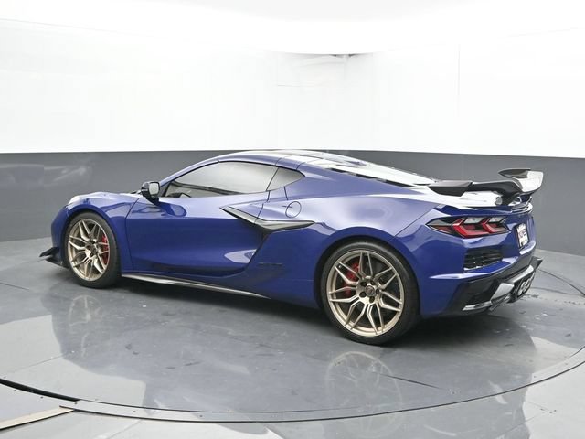 Used 2025 Chevrolet Corvette Z06 w/ Z07 Performance Package RWD image 7
