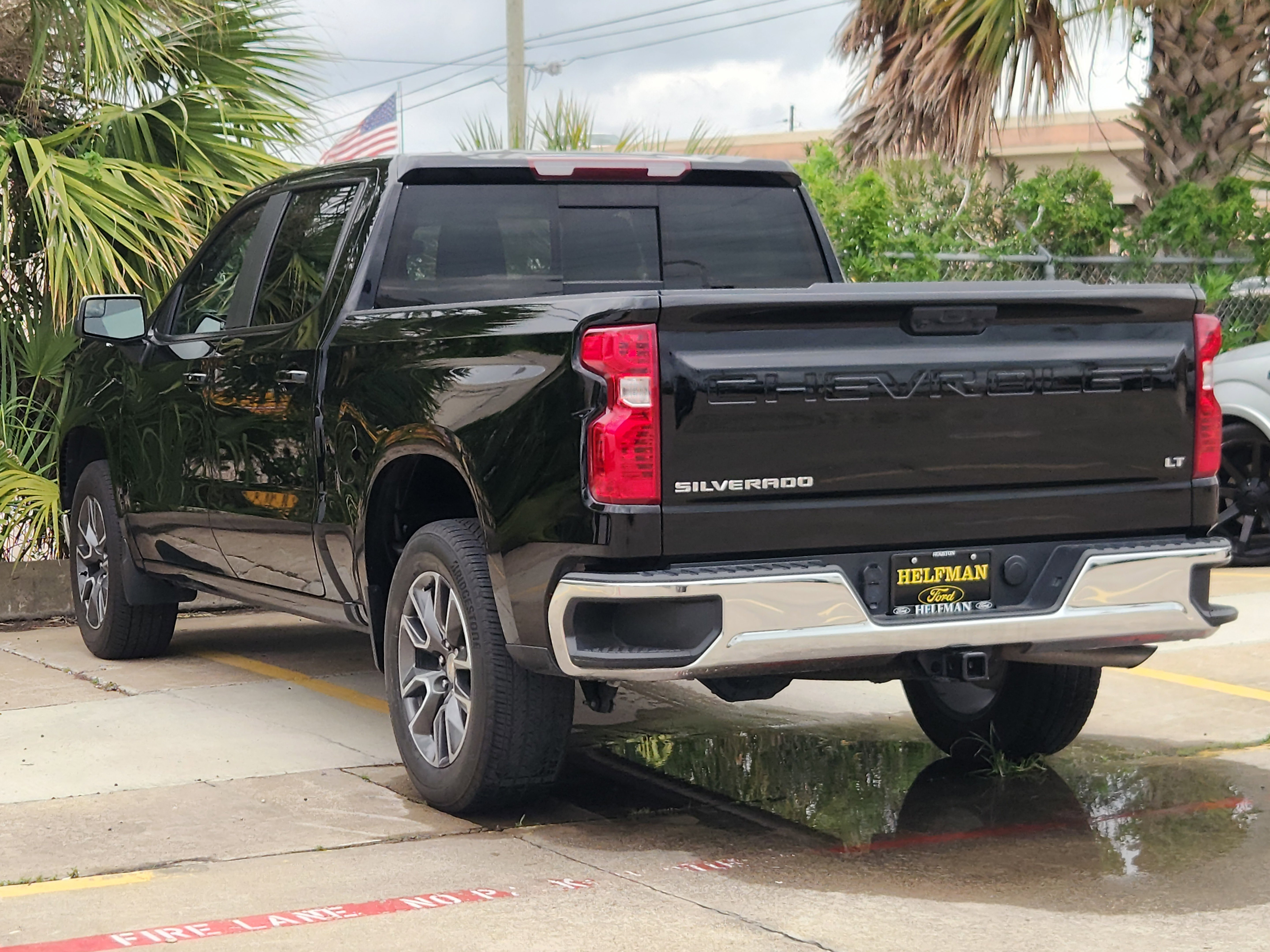 Used 2024 Chevrolet Silverado 1500 LT w/ Convenience Package II image 4