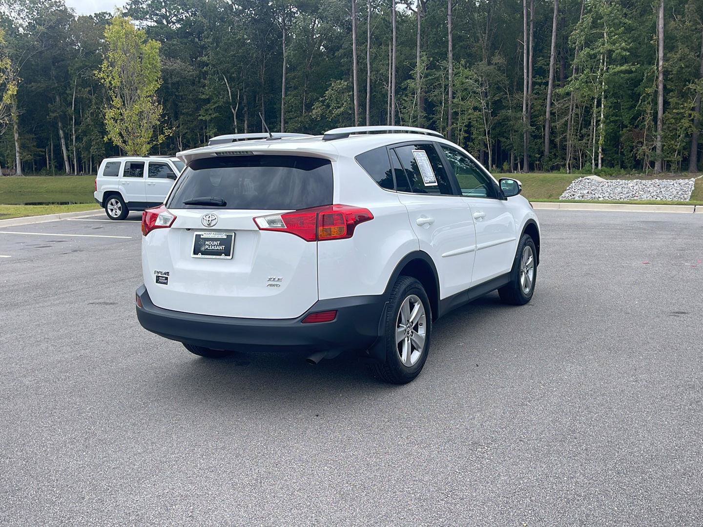 Used 2015 Toyota RAV4 XLE AWD/4WD image 7