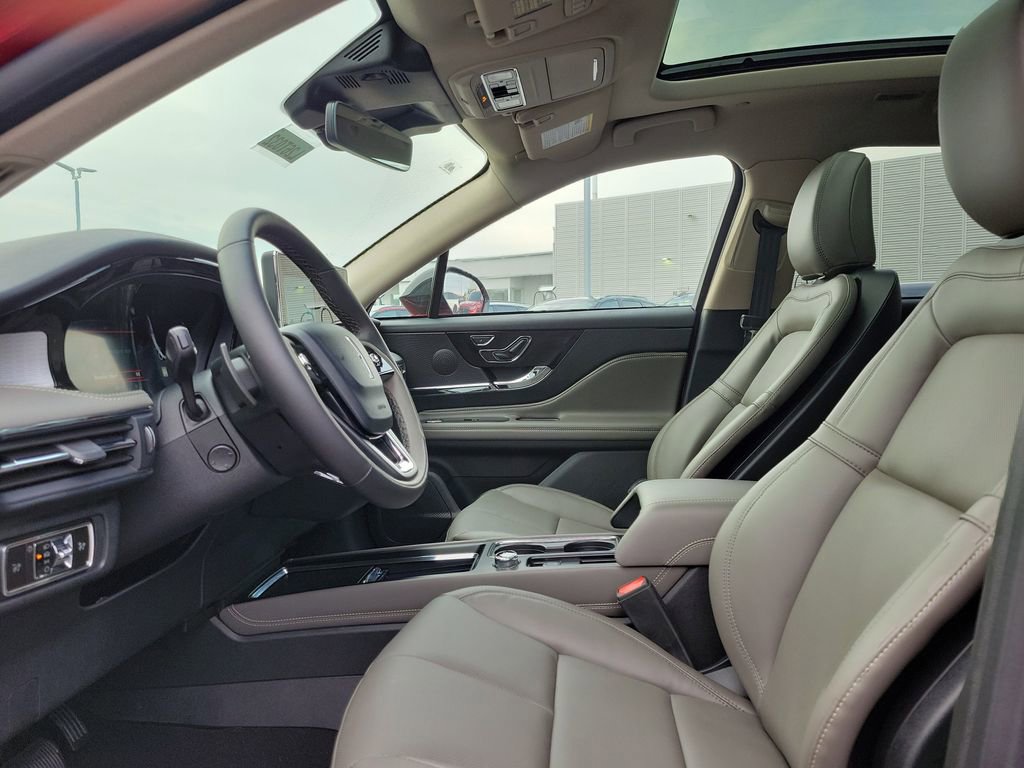 New 2026 Lincoln Corsair Premiere image 16