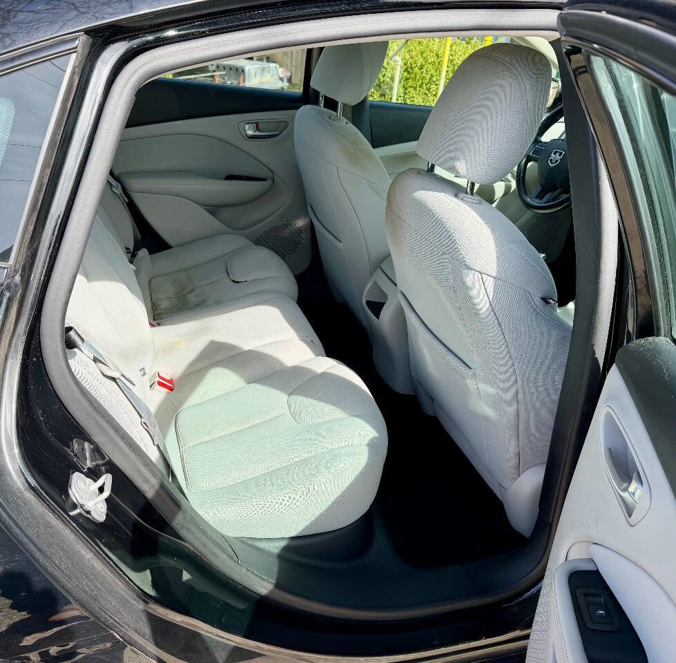 Used 2013 Dodge Dart SXT w/ Popular Equipment Group FWD image 14