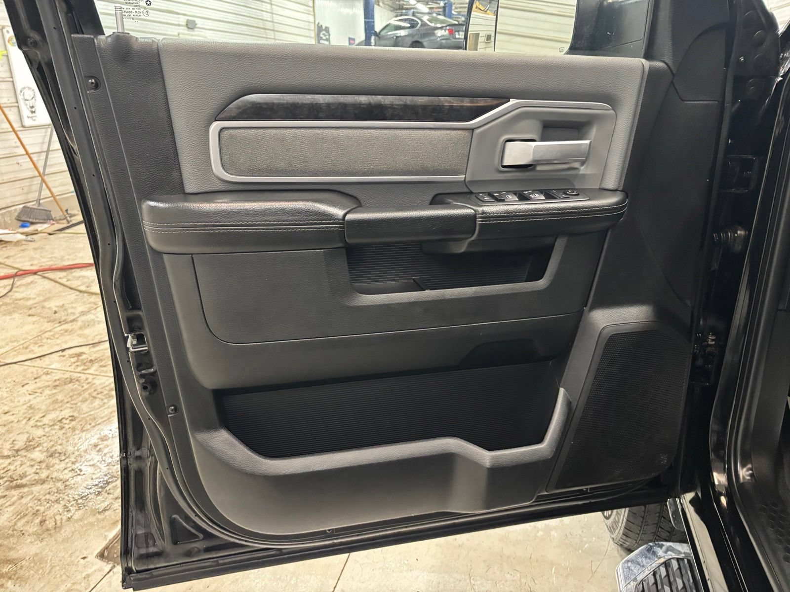 Used 2020 RAM 3500 Big Horn AWD/4WD image 7