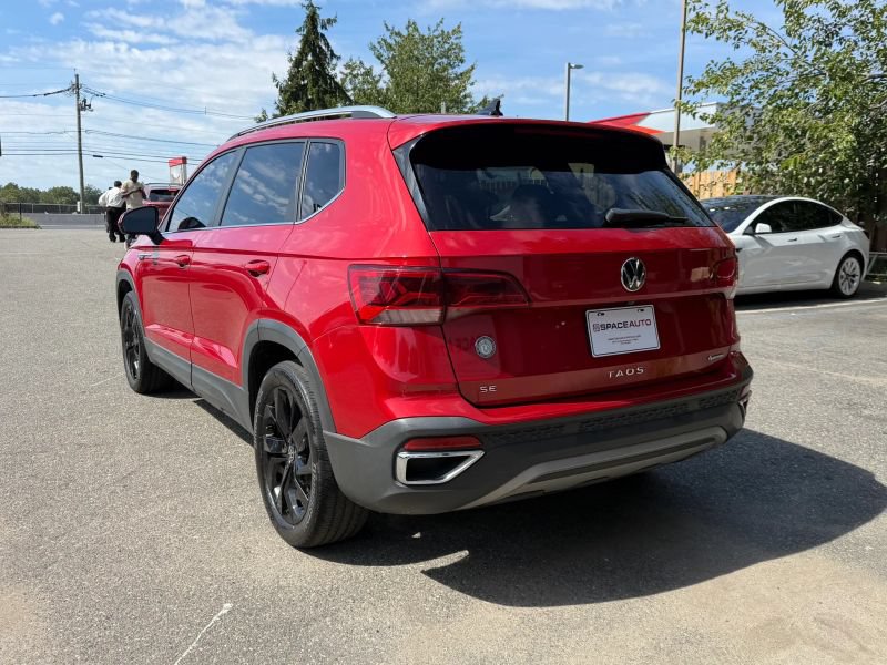 Used 2022 Volkswagen Taos SE AWD/4WD image 8