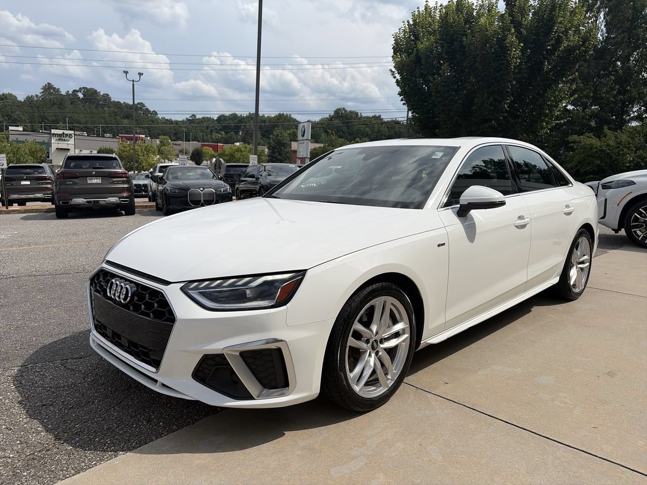 Used 2022 Audi A4 2.0T Premium Plus w/ Premium Plus Package AWD/4WD image 4
