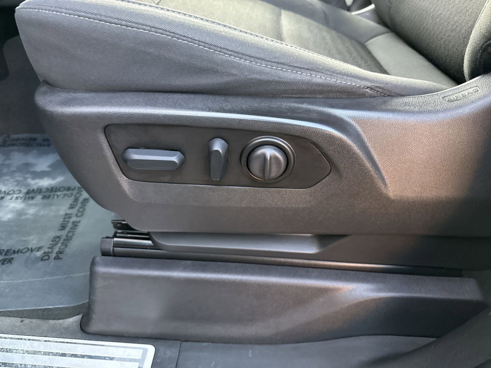 Used 2022 Chevrolet Silverado 1500 LT w/ Z71 Off-Road Package image 13