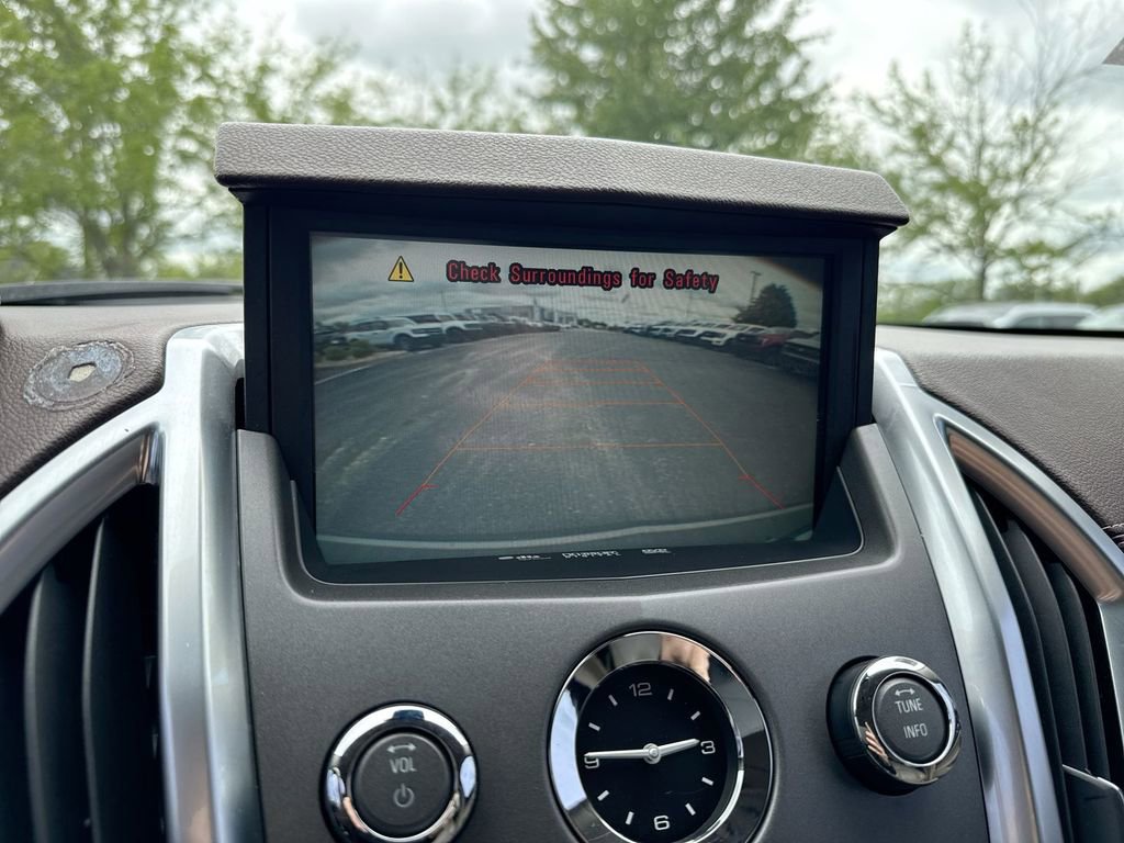 Used 2011 Cadillac SRX Luxury FWD image 16