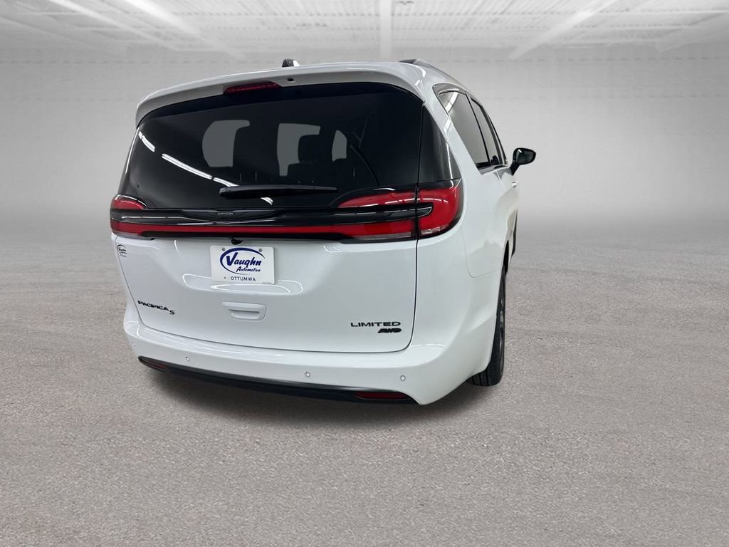 New 2026 Chrysler Pacifica Limited w/ S Appearance Package image 10