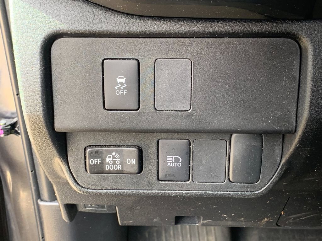 Used 2023 Toyota Tacoma SR image 32