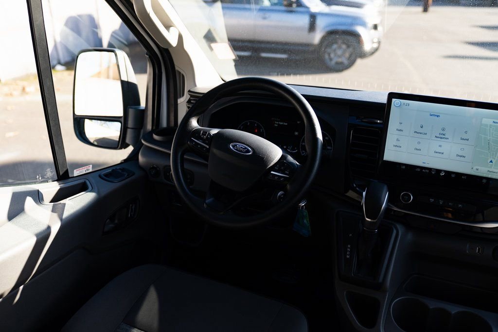 Used 2023 Ford Transit 350 XLT image 9