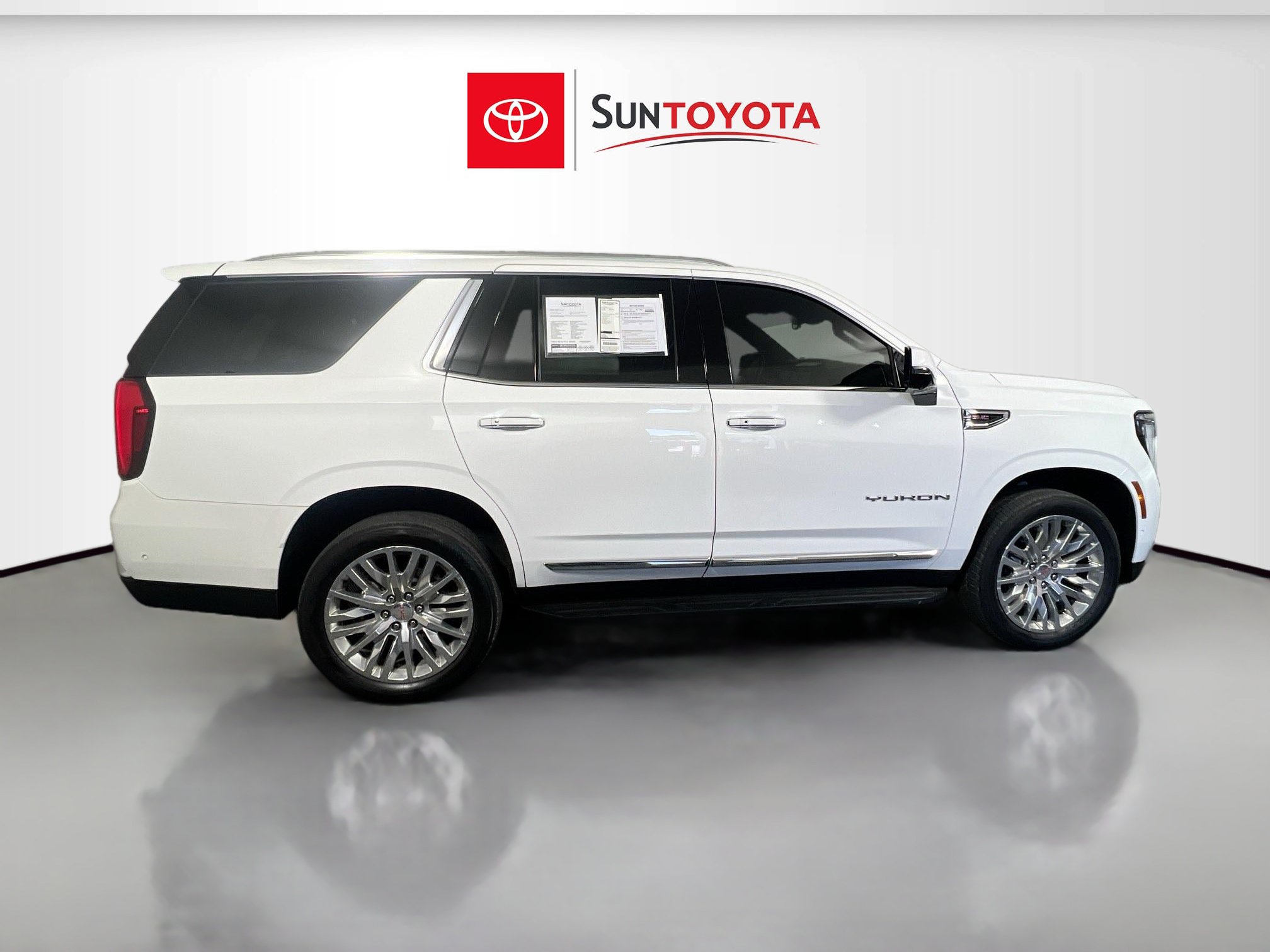 Used 2025 GMC Yukon Elevation RWD image 2