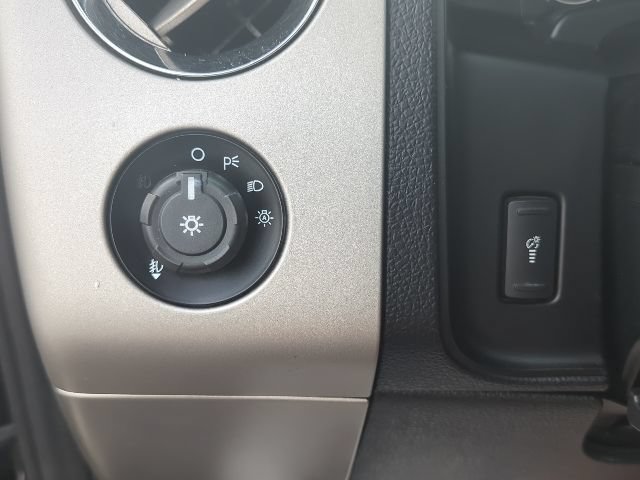 Used 2016 Ford Expedition XLT AWD/4WD image 20