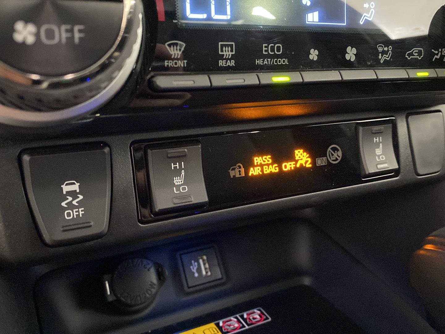 Used 2024 Toyota RAV4 XSE w/ Weather Package AWD/4WD image 15