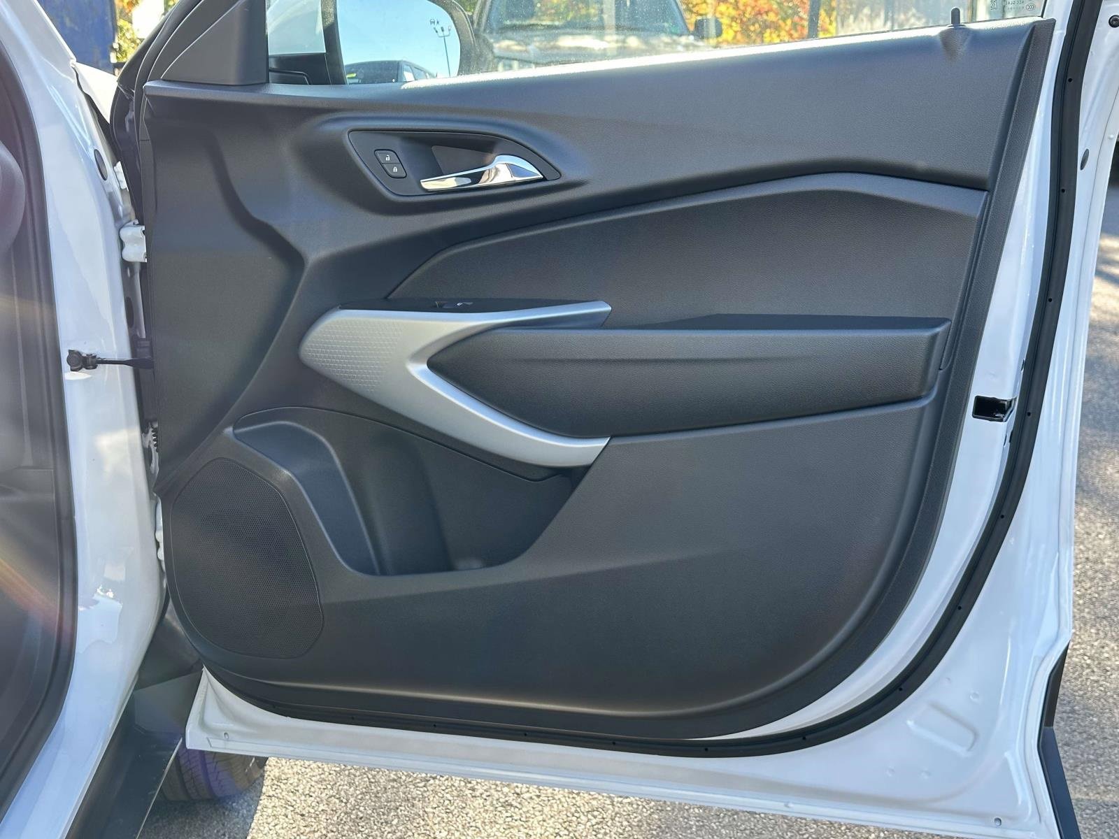 New 2026 Chevrolet Trax LS w/ LS Convenience Package image 25