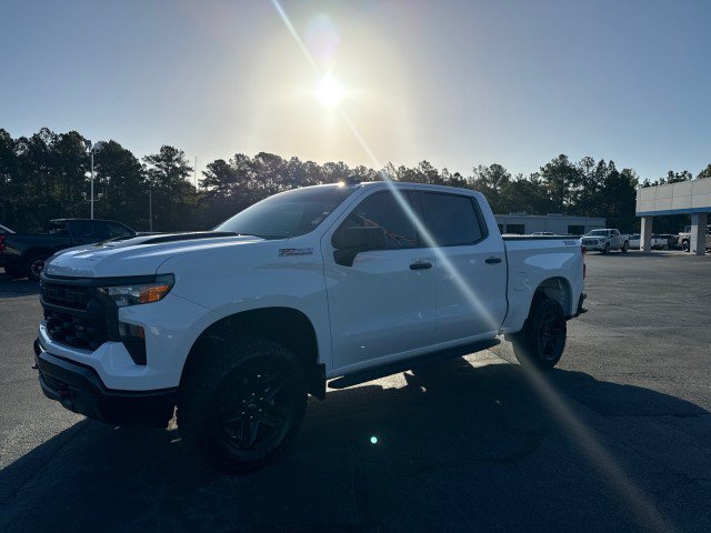 Used 2025 Chevrolet Silverado 1500 Custom Trail Boss AWD/4WD image 8