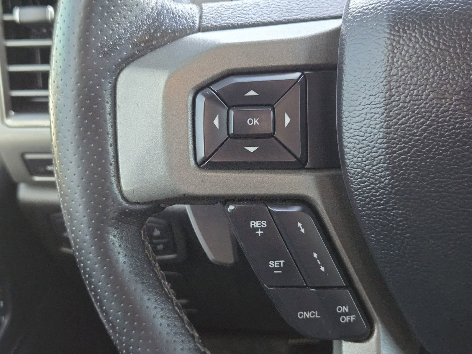 Used 2020 Ford F150 Raptor w/ Equipment Group 802A Luxury image 29