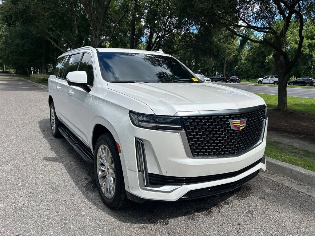 Used 2021 Cadillac Escalade ESV Premium Luxury AWD/4WD image 4