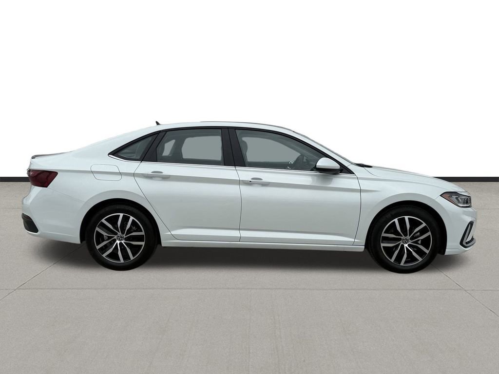 New 2026 Volkswagen Jetta SE image 4