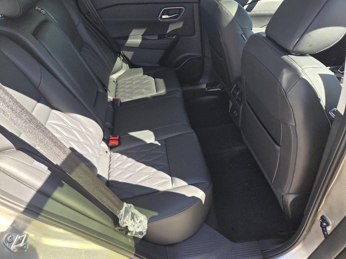 New 2026 Nissan Rogue Platinum AWD/4WD image 24