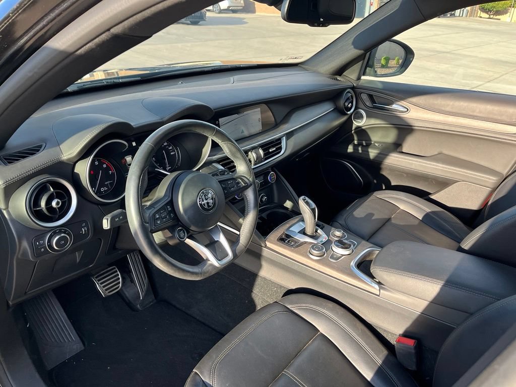 Used 2023 Alfa Romeo Stelvio Ti AWD/4WD image 13
