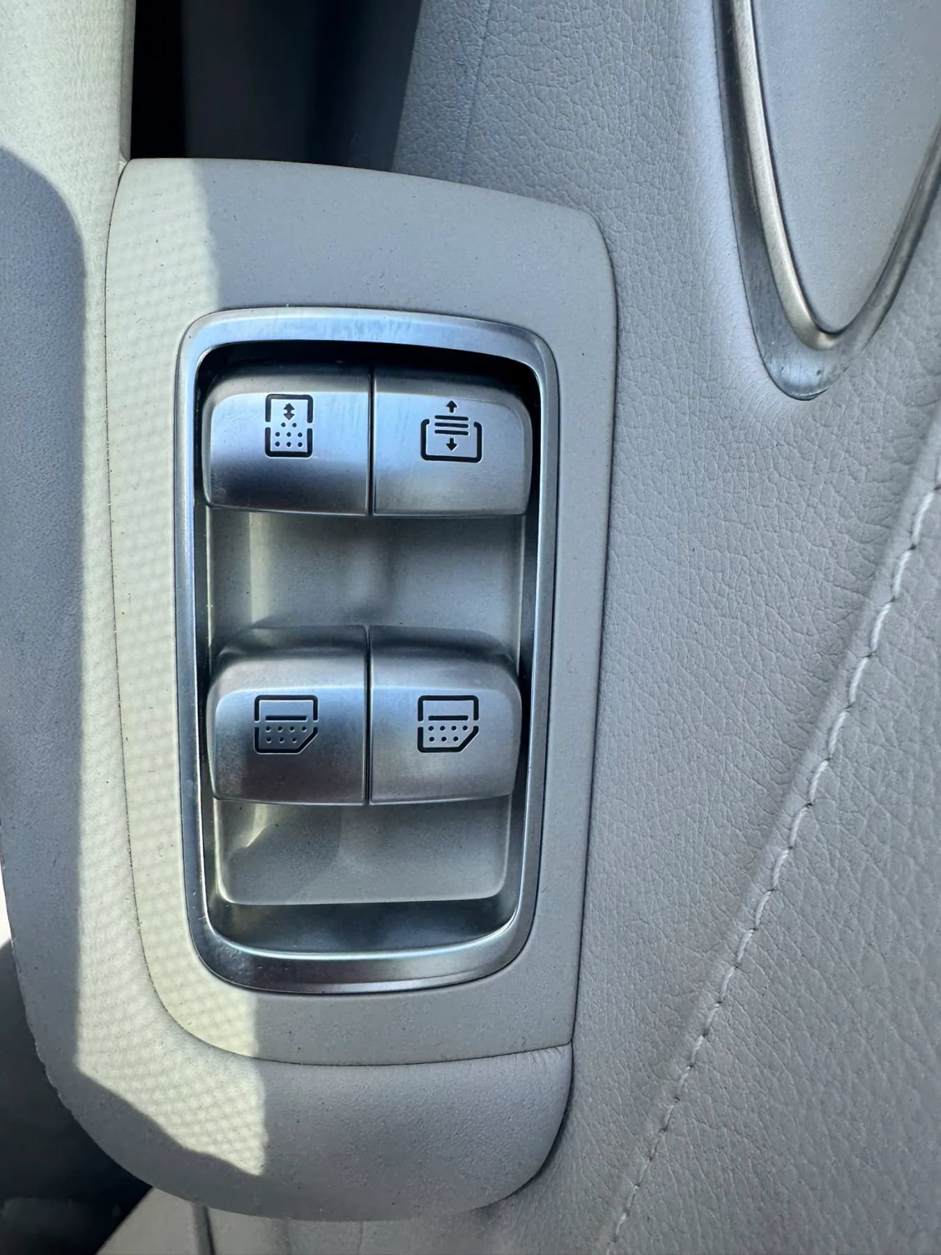Used 2014 Mercedes-Benz S 550 Sedan image 40