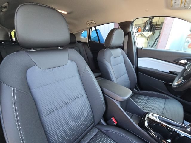 Used 2026 Chevrolet Trax LT w/ Driver Confidence Package FWD image 18