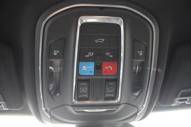Used 2023 Jeep Grand Cherokee L Altitude AWD/4WD image 11