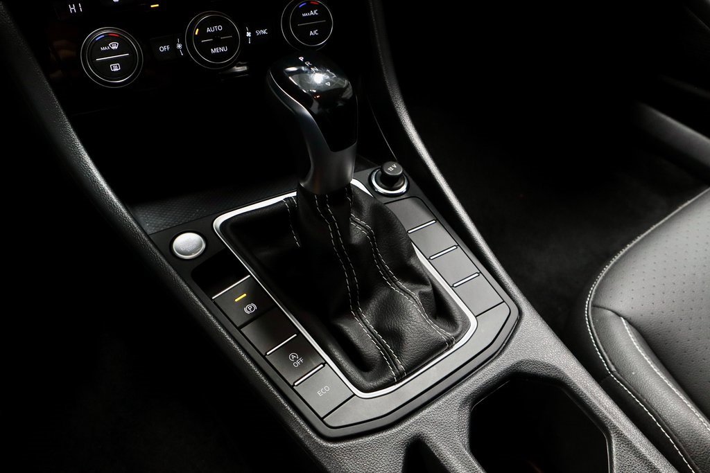 Used 2024 Volkswagen Jetta SE image 34