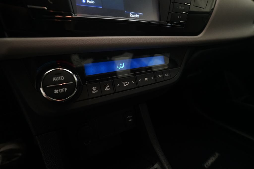 Used 2016 Toyota Corolla LE FWD image 21
