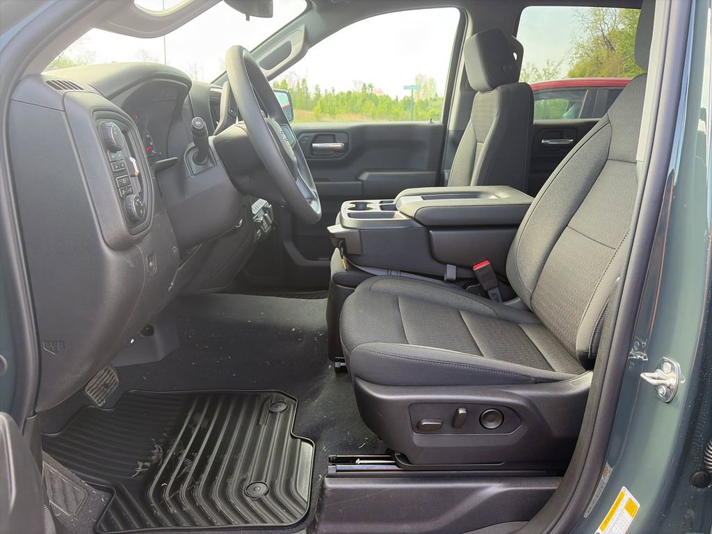 New 2026 Chevrolet Silverado 1500 Custom Trail Boss w/ LPO, Dark Essentials Package AWD/4WD image 13