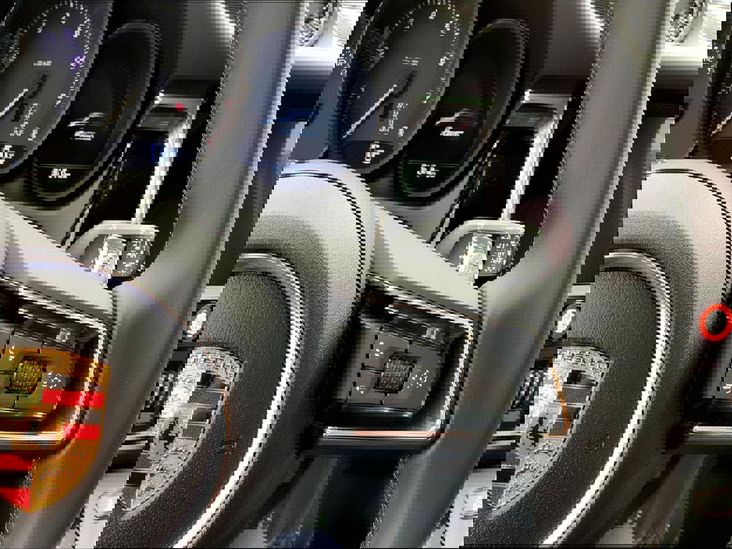 New 2025 Porsche Macan image 12