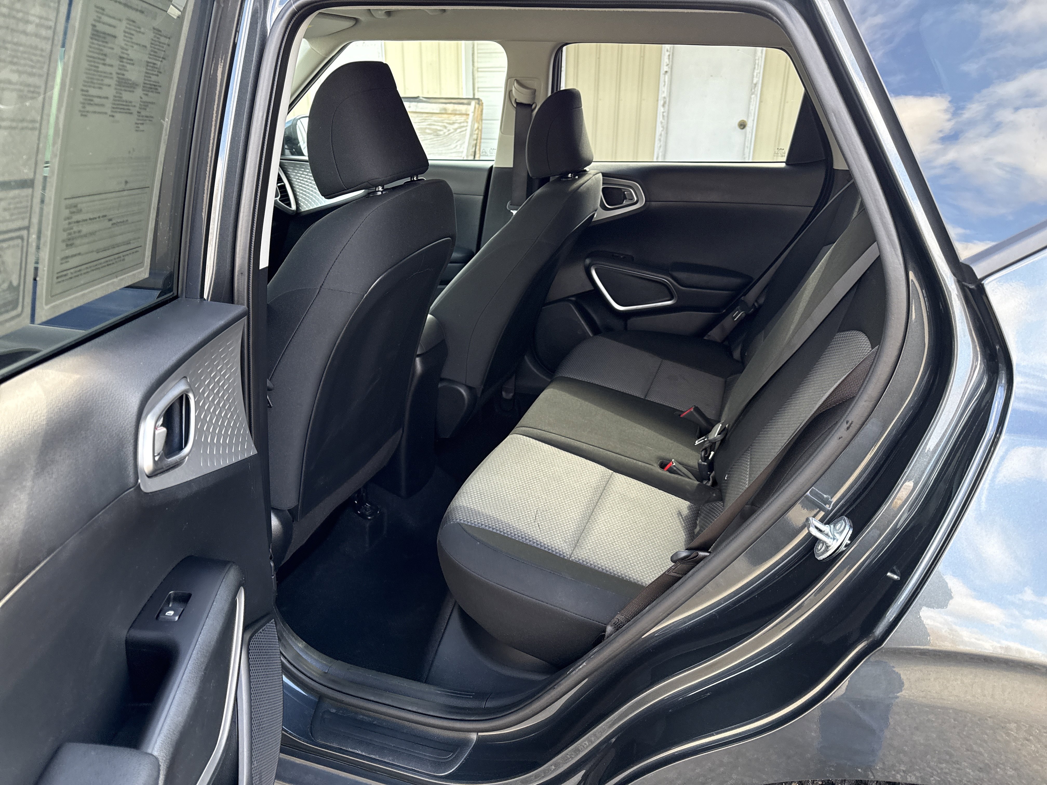 Used 2025 Kia Soul LX w/ LX Technology Package image 15