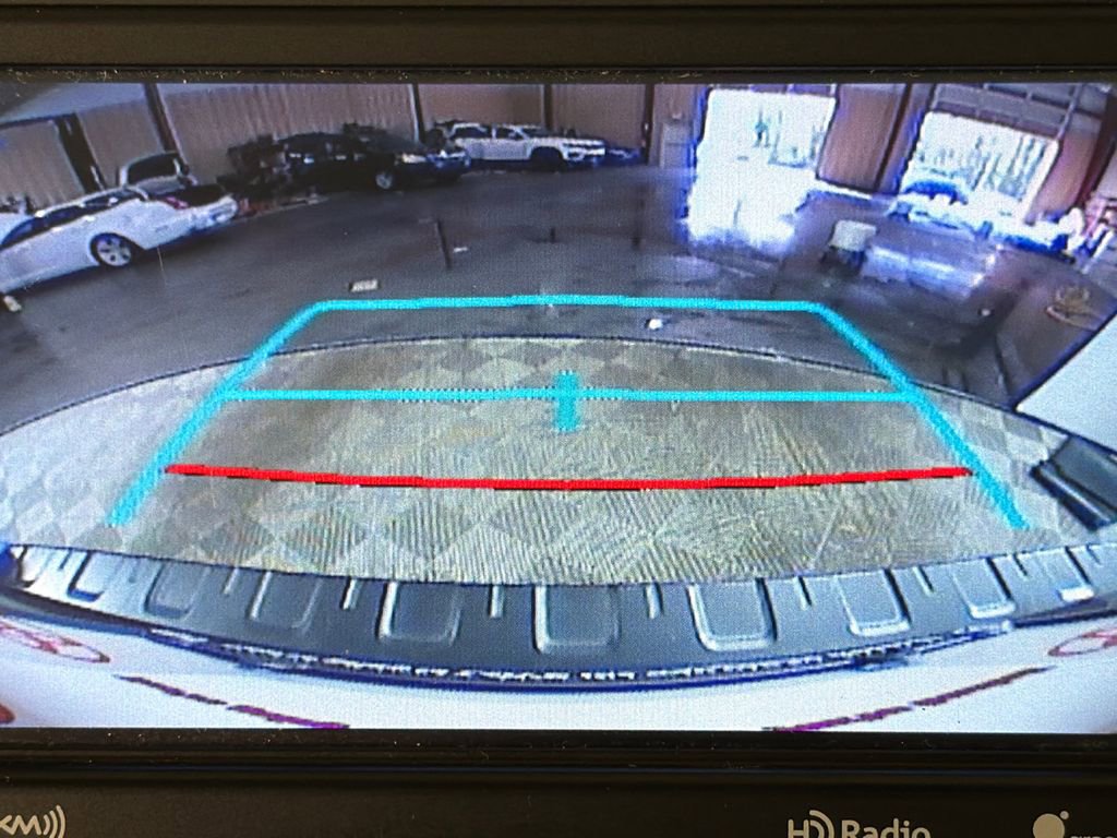 Used 2017 Toyota Sequoia Platinum image 32