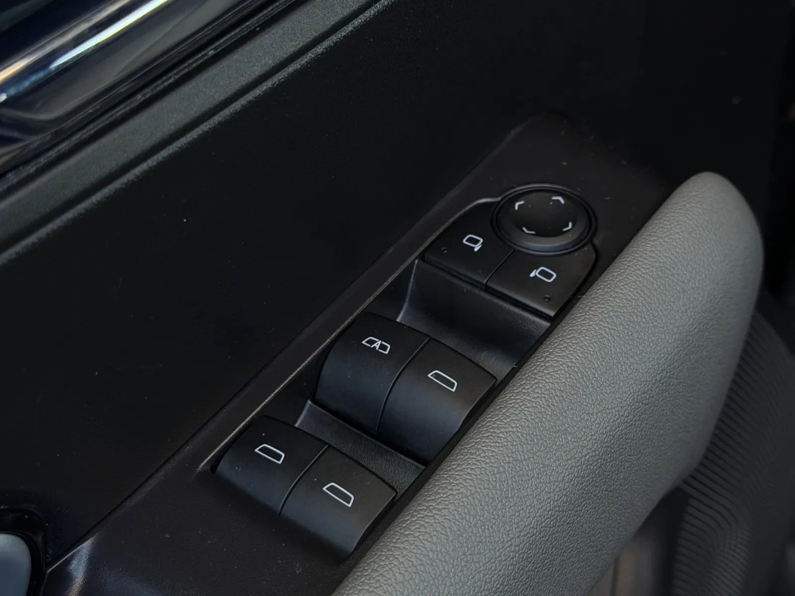 Used 2025 Chevrolet Colorado ZR2 w/ Technology Package image 22