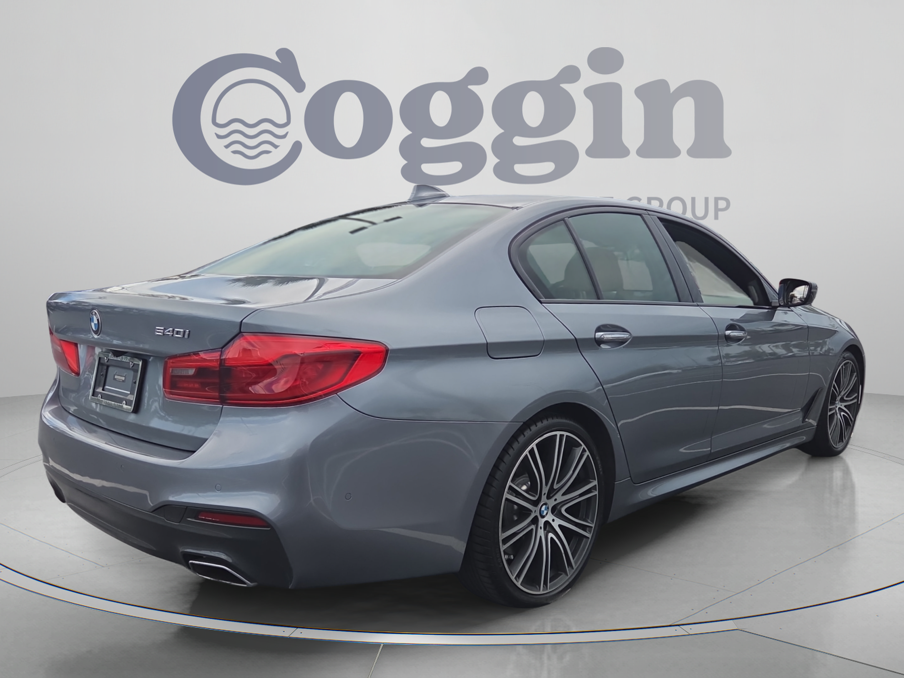 Used 2018 BMW 540i w/ M Sport Package RWD image 5