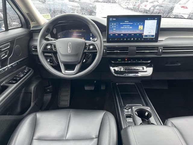 Used 2025 Lincoln Corsair FWD image 12