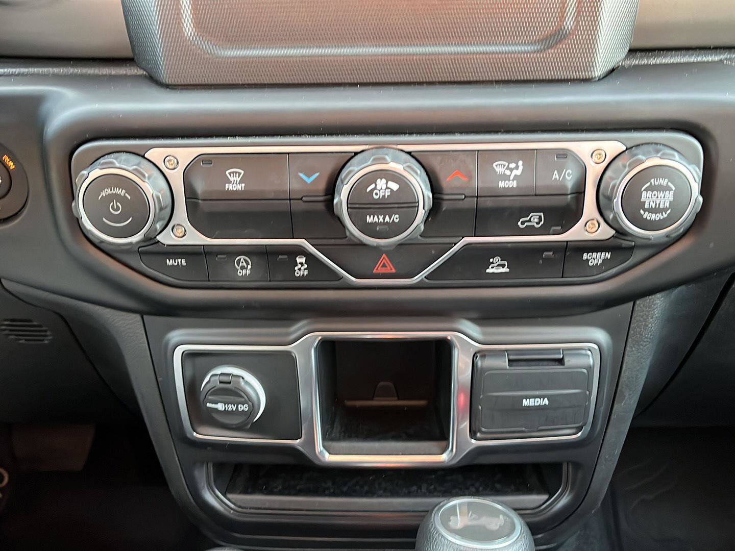 Used 2023 Jeep Wrangler Sport image 26