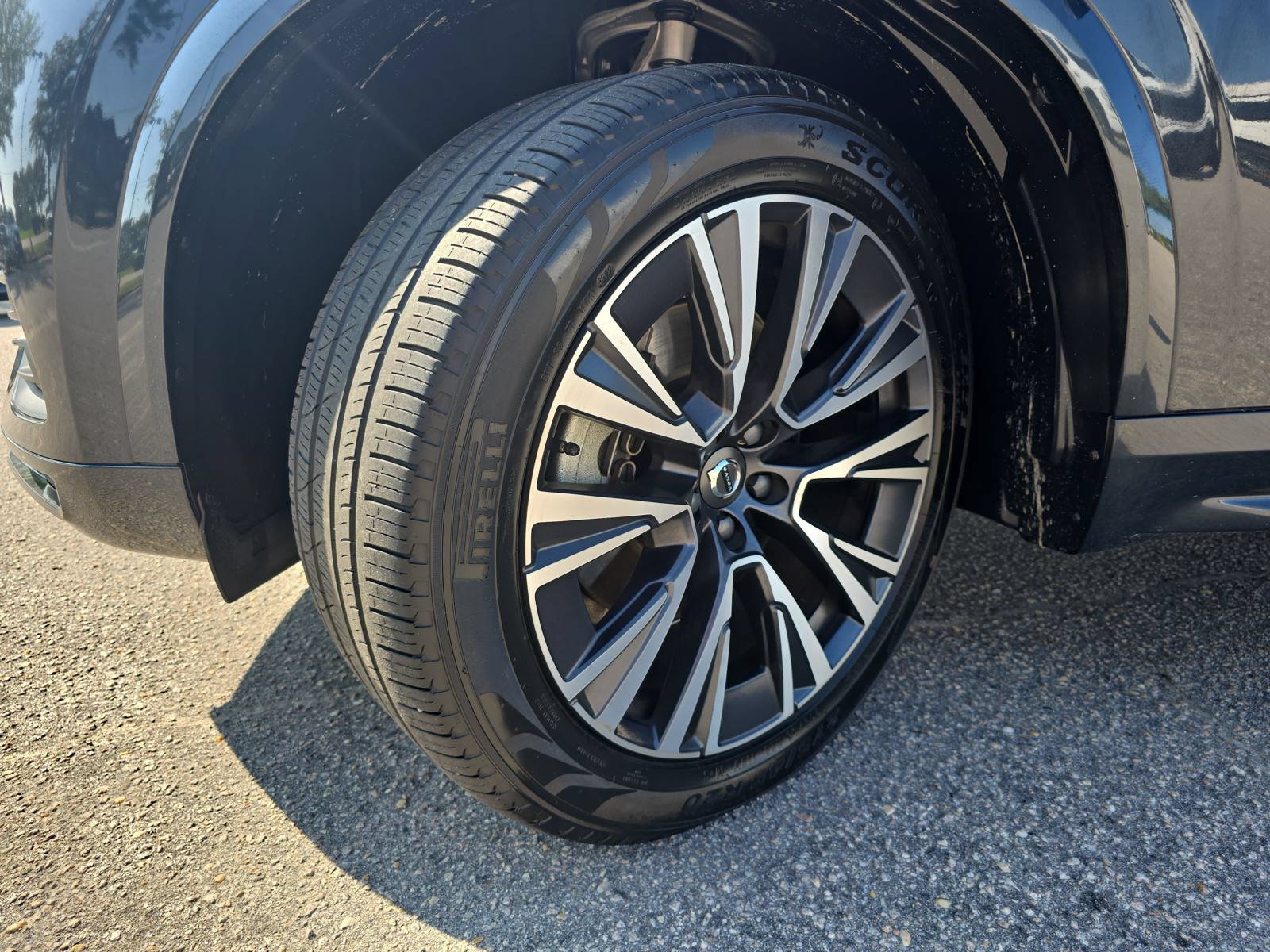 Used 2022 Volvo XC90 T5 Momentum FWD image 32