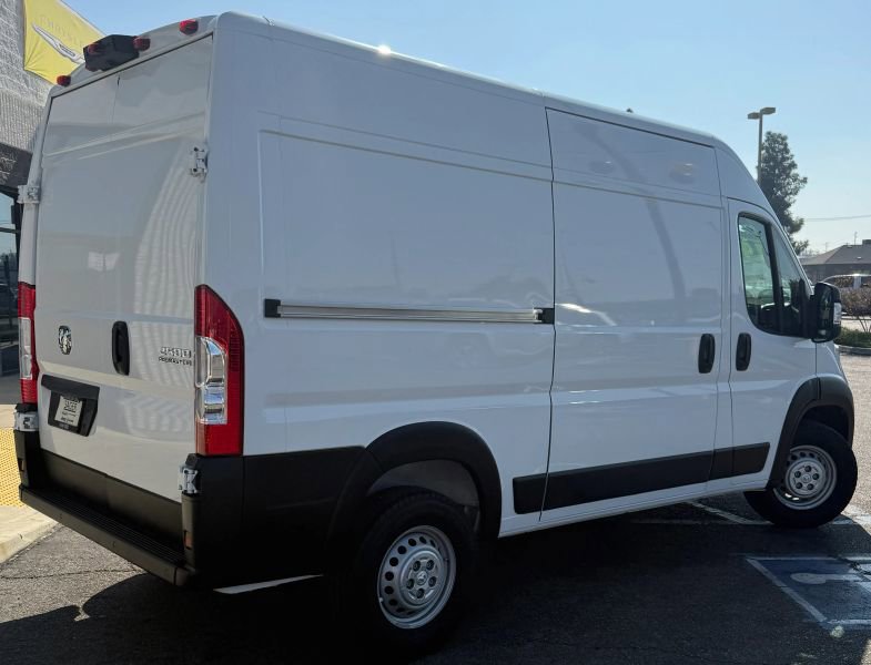 New 2025 RAM ProMaster 2500 w/ Premium Convenience Group image 34