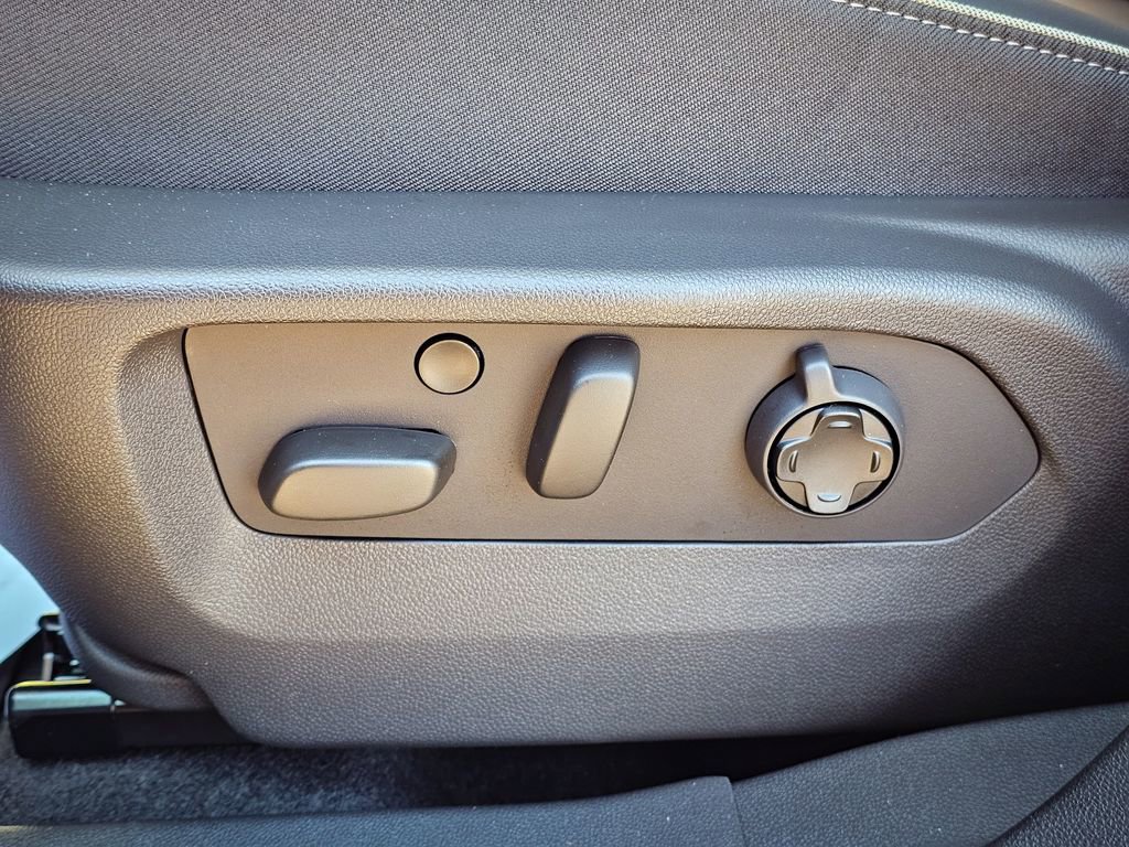 New 2026 Buick Envision Avenir image 16