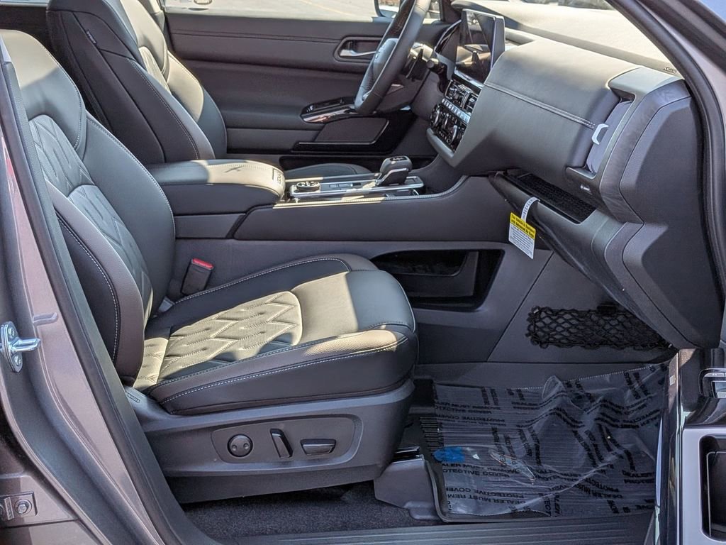 New 2026 Nissan Pathfinder Platinum w/ Accent Package AWD/4WD image 24