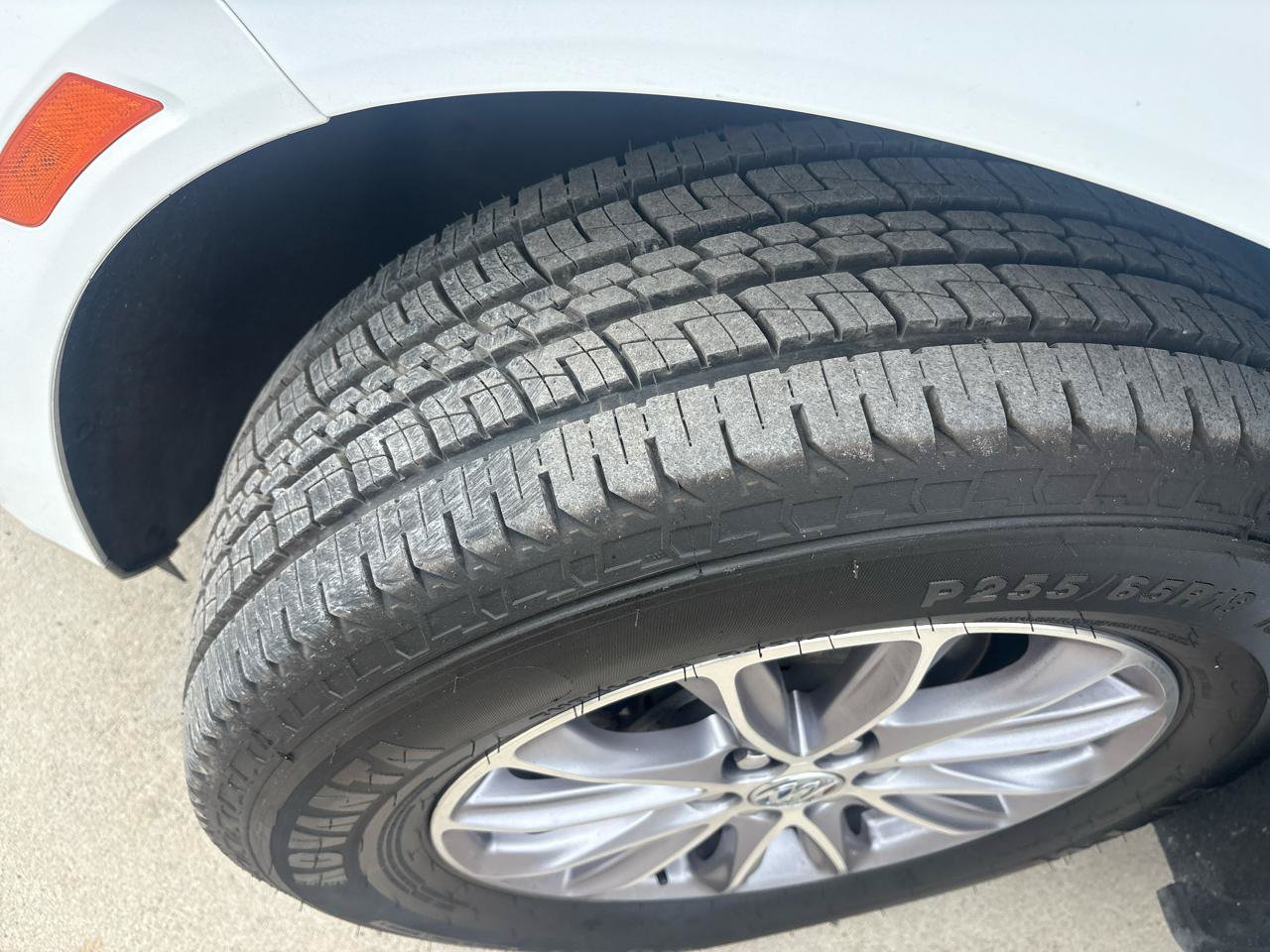 Used 2023 Buick Enclave Essence FWD image 21