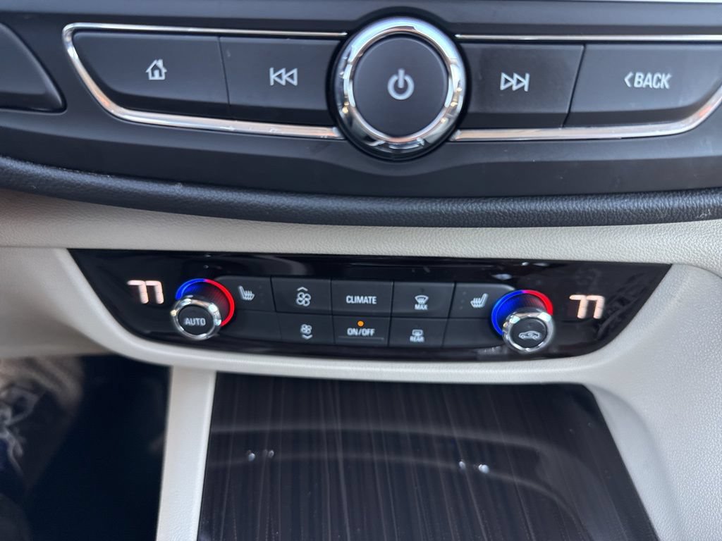 Used 2018 Buick Regal Essence w/ Sights and Sounds Package FWD image 24