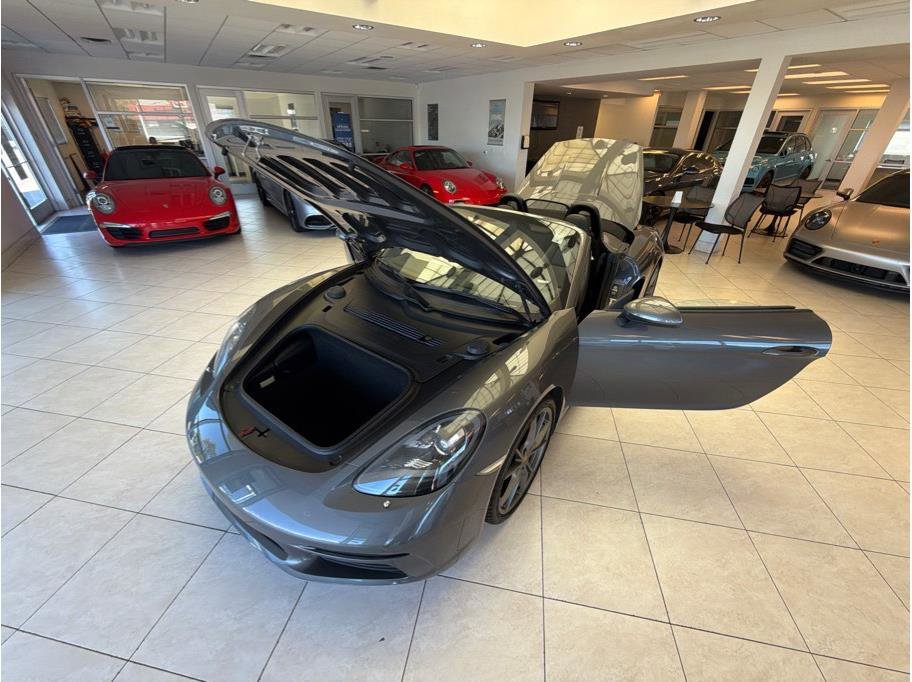 Used 2017 Porsche 718 Boxster S RWD image 35