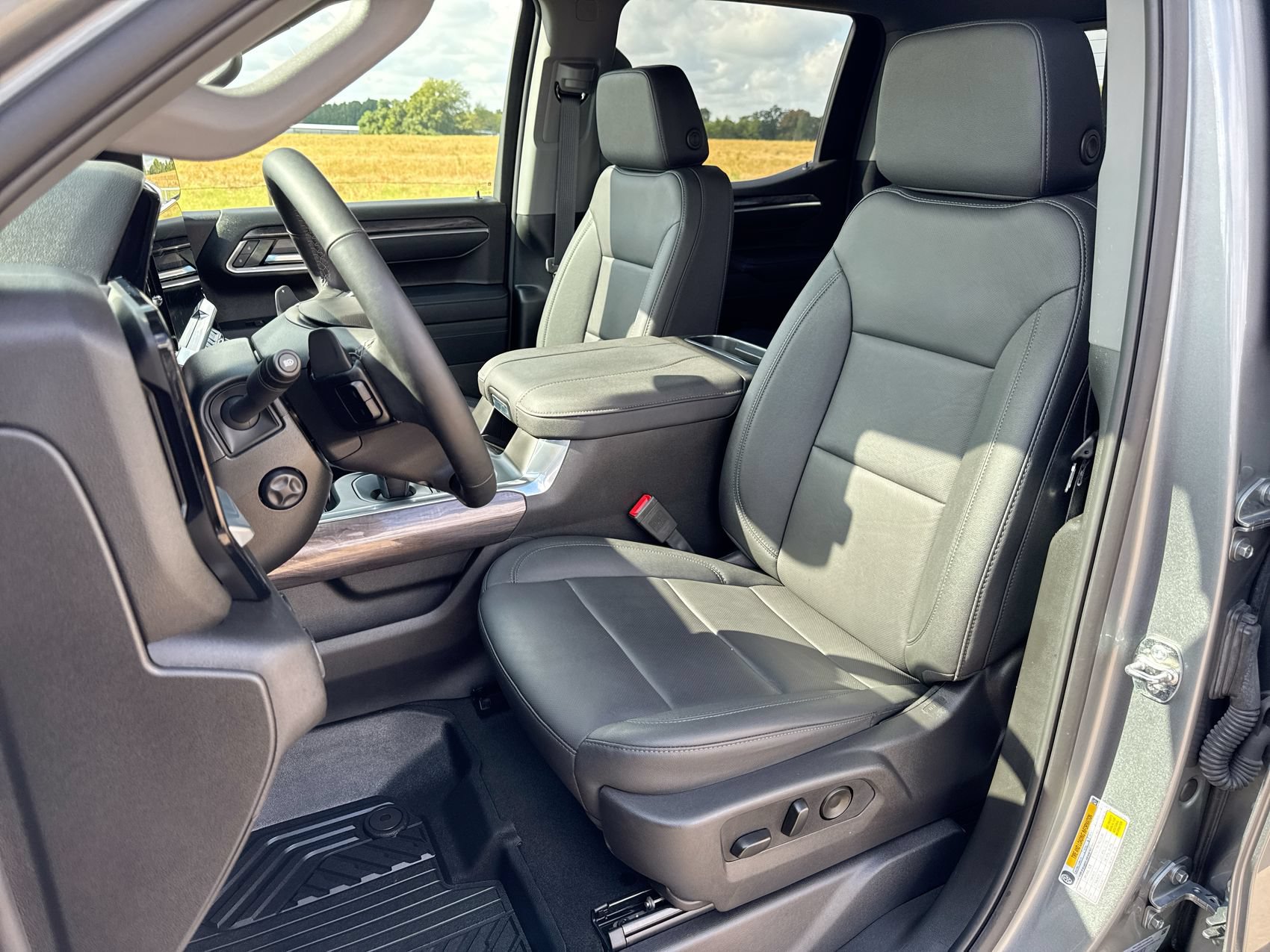 Used 2026 Chevrolet Silverado 1500 LTZ AWD/4WD image 11