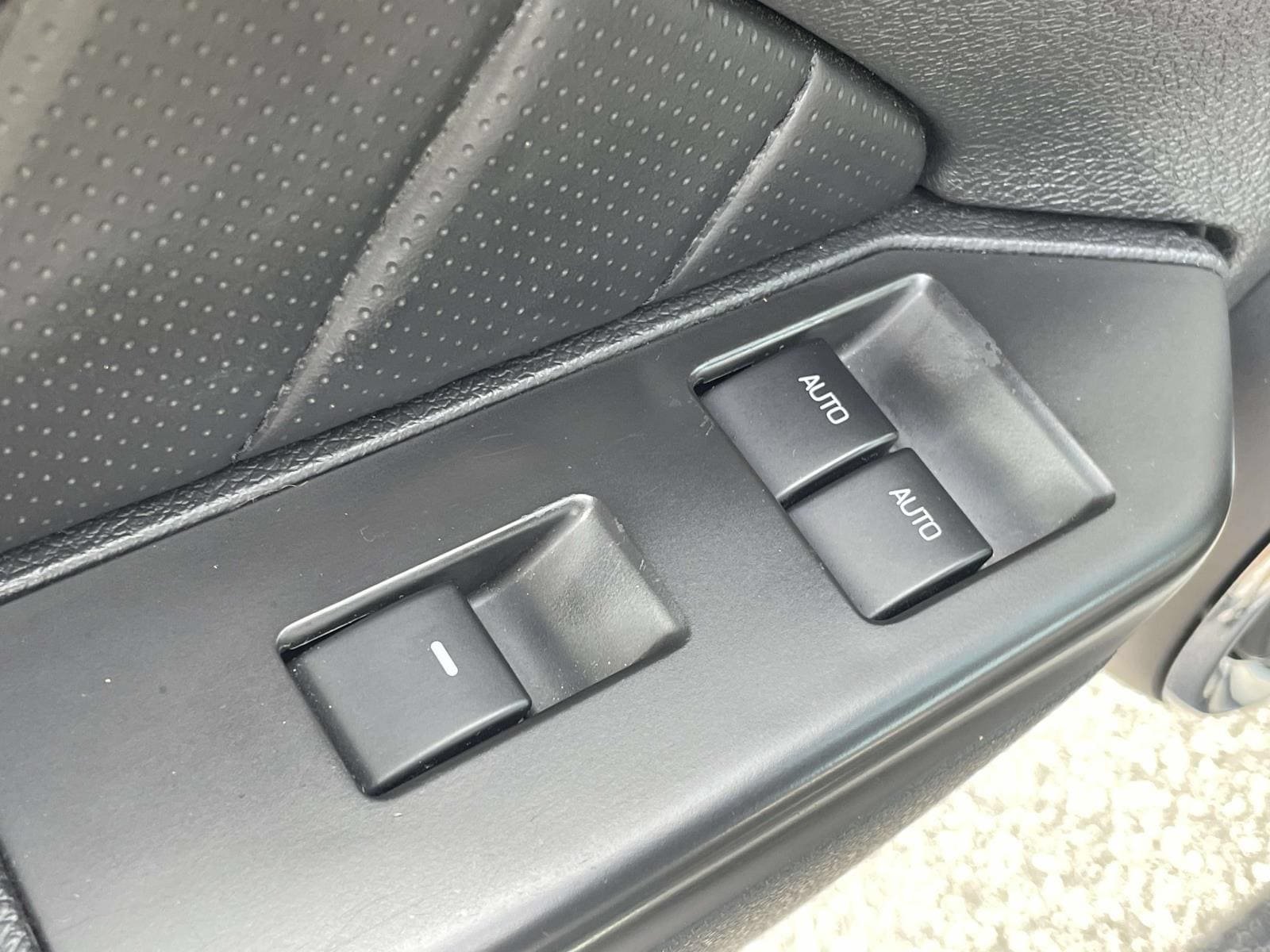 Used 2010 Ford Mustang GT RWD image 12