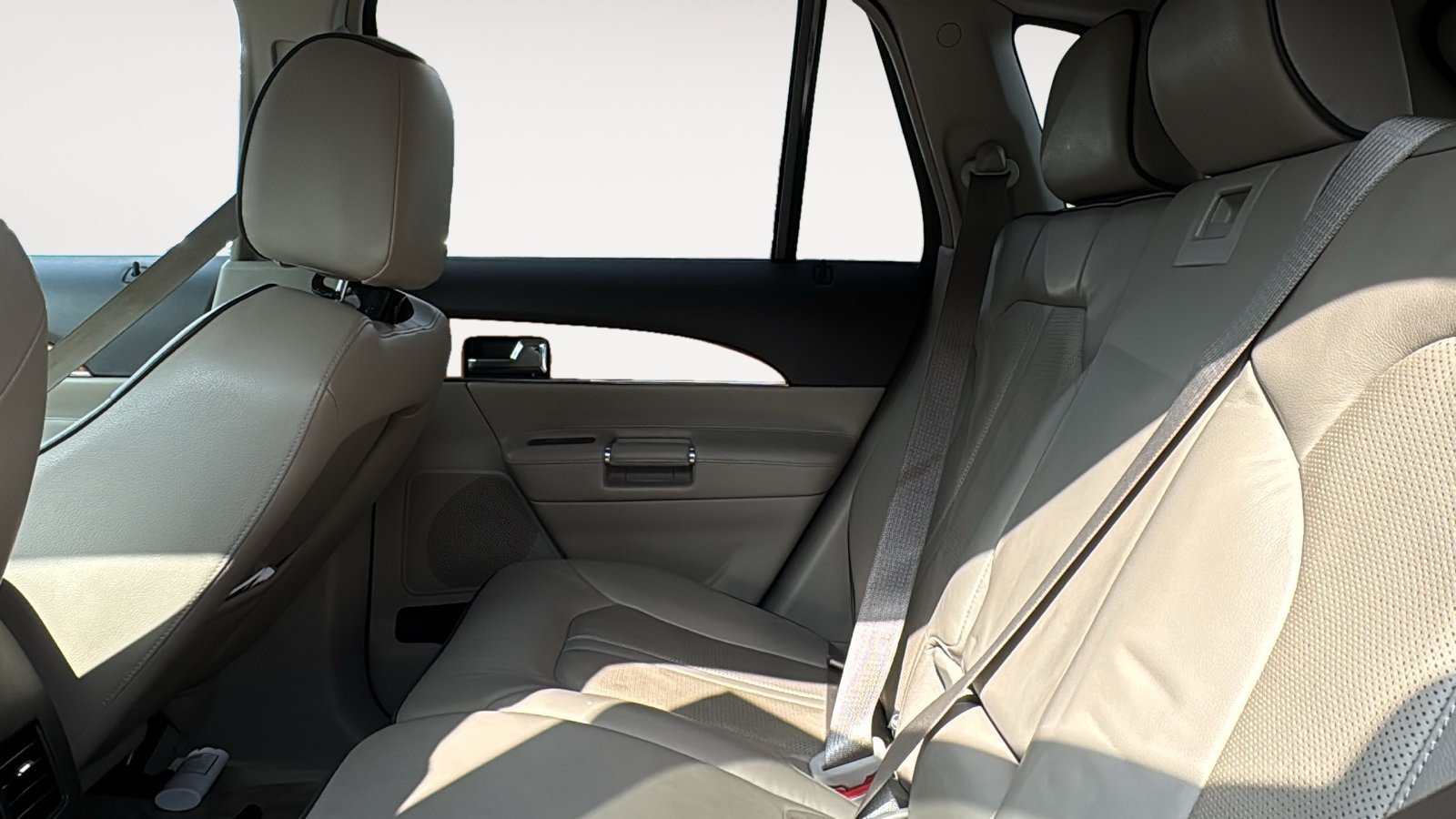 Used 2013 Lincoln MKX FWD image 10