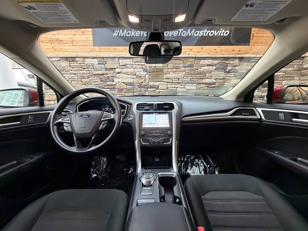 Used 2019 Ford Fusion SE image 13